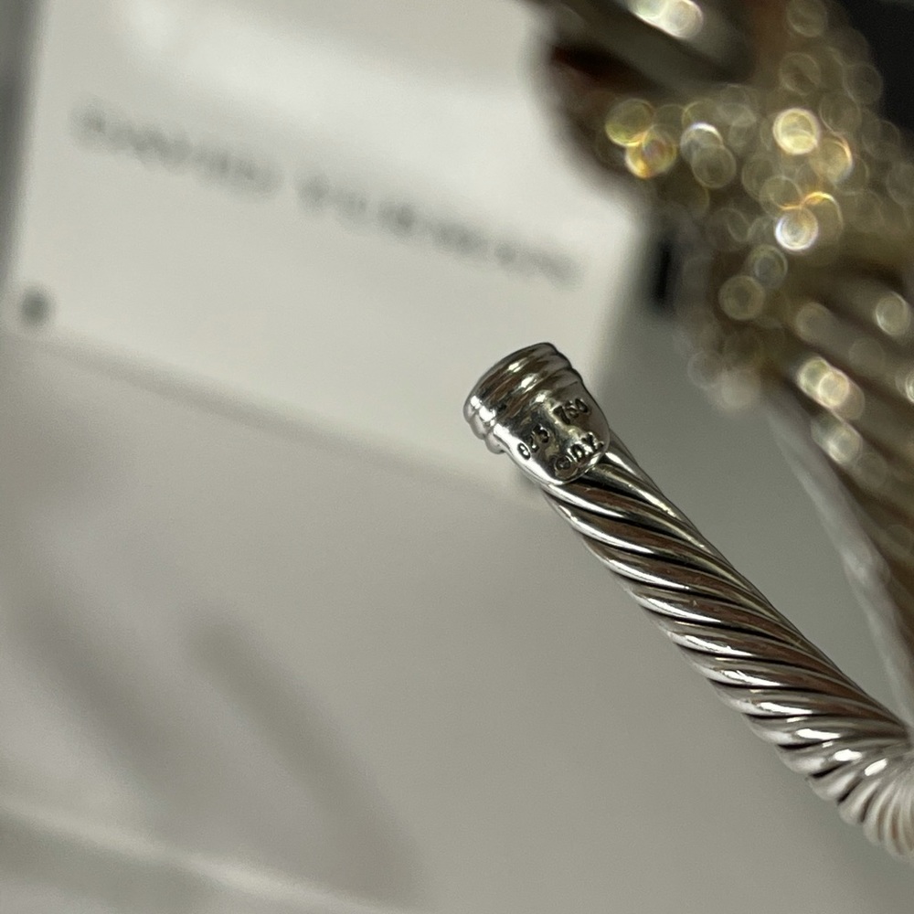 David Yurman Single X 18k gold/Diamond Cable Cuff - Picture 11 of 12